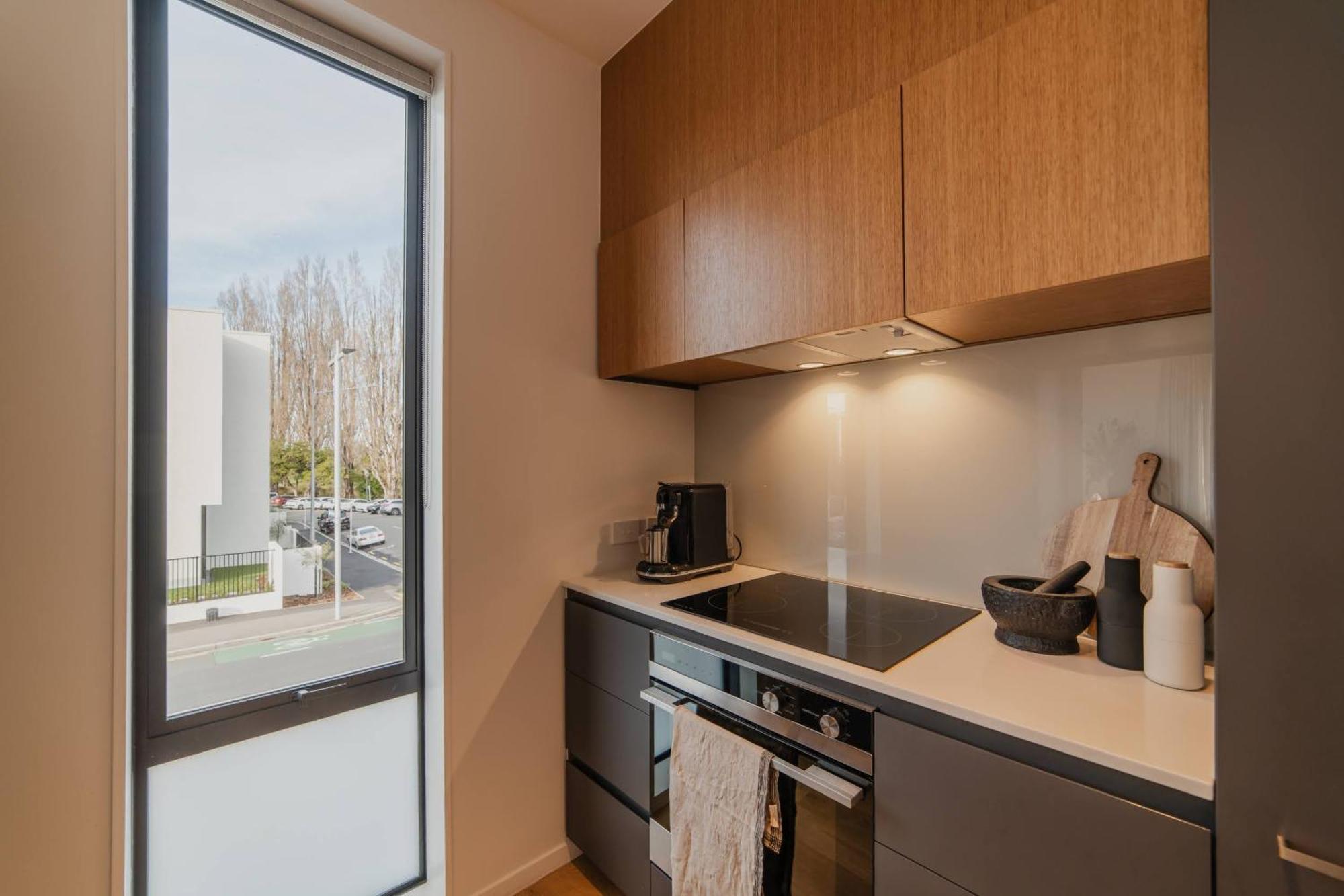 Chic And Contemporary Living At Cambridge Terrace Villa ไครสต์เชิร์ช ภายนอก รูปภาพ
