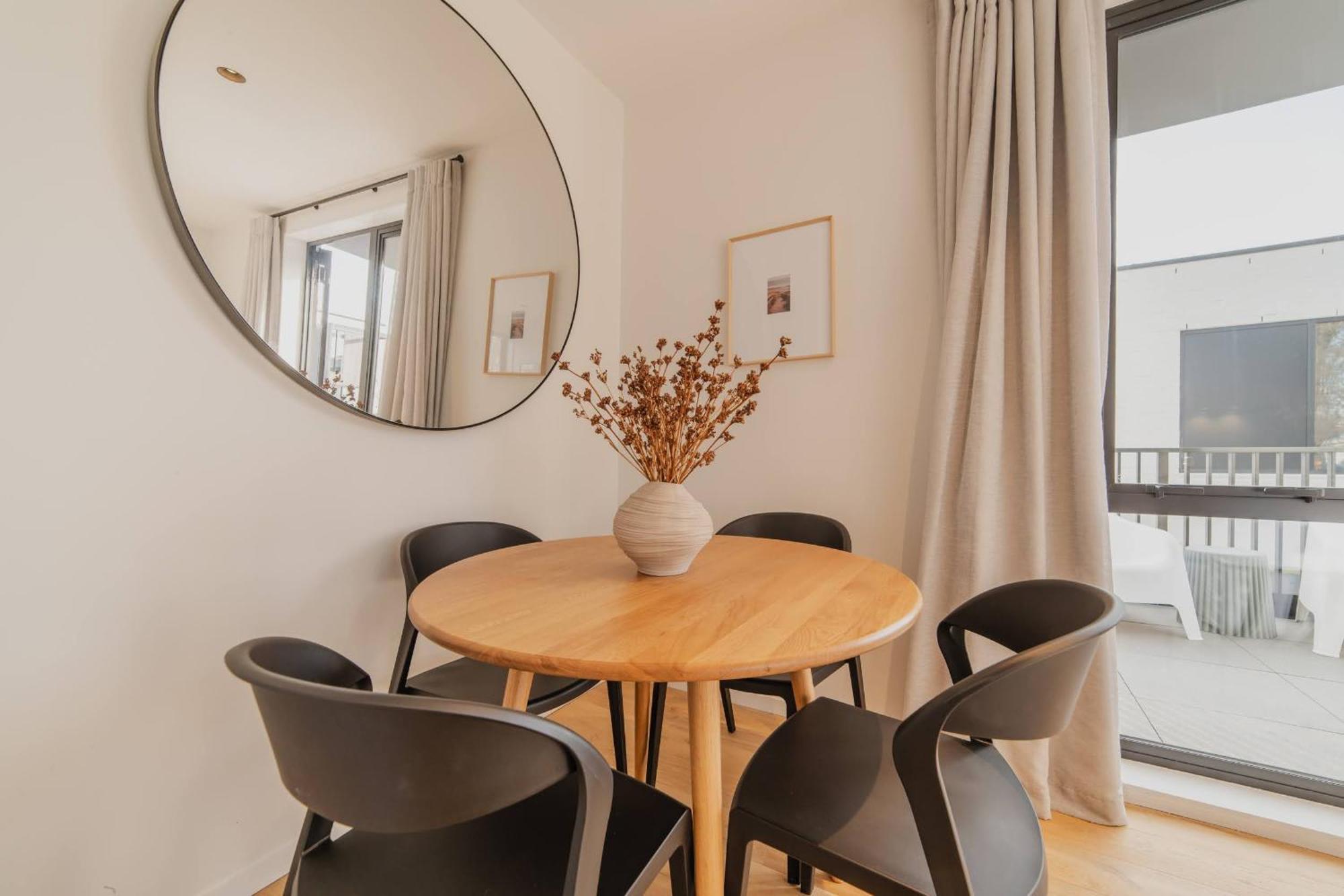 Chic And Contemporary Living At Cambridge Terrace Villa ไครสต์เชิร์ช ภายนอก รูปภาพ