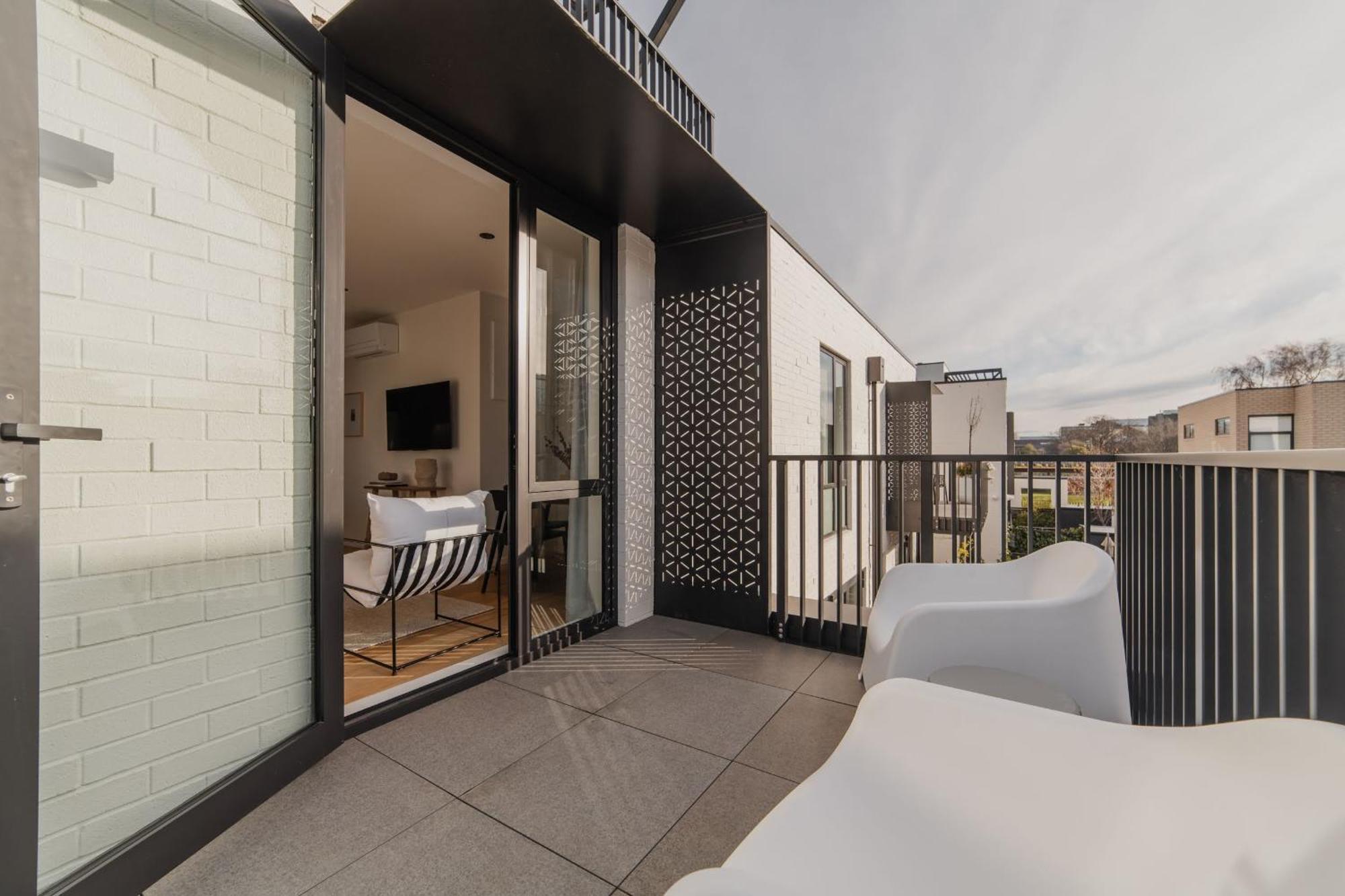 Chic And Contemporary Living At Cambridge Terrace Villa ไครสต์เชิร์ช ภายนอก รูปภาพ