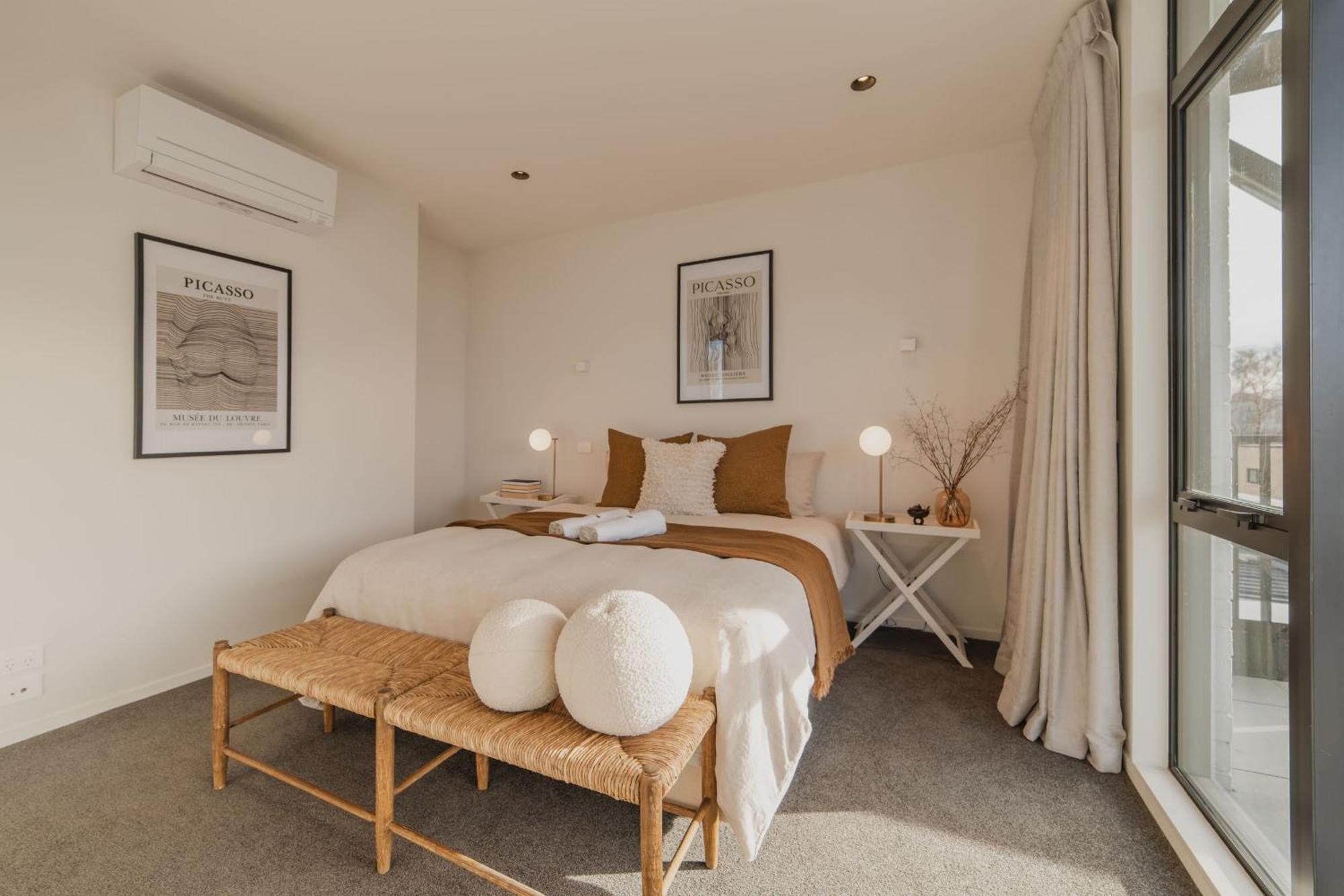 Chic And Contemporary Living At Cambridge Terrace Villa ไครสต์เชิร์ช ภายนอก รูปภาพ